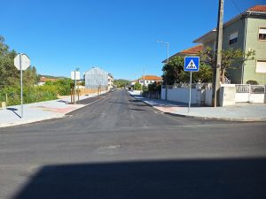 Obras na av. Egas Moniz e rua José Tamagnini na fase final obras cmt 20260403 102236