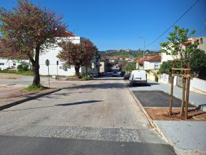 Obras na av. Egas Moniz e rua José Tamagnini na fase final obras cmt 20260403 102459