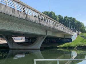 Homem sem-abrigo pernoita debaixo da ponte do Flecheiro sem abrigo IMG 20260525 WA0005