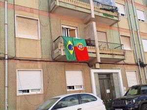 Menos bandeiras de Portugal nas varandas e janelas bandeira 20260617 110718