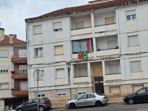 Menos bandeiras de Portugal nas varandas e janelas bandeira 20260622 145522