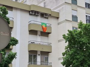 Menos bandeiras de Portugal nas varandas e janelas Menos bandeiras de Portugal nas varandas e janelas