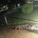 Candeeiro tombado há uma semana no jardim da Várzea Pequena candeeiro IMG 20260613 WA0021