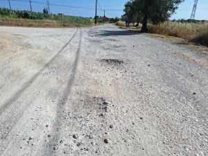 Moradores revoltados com “vergonhoso estado” da estrada das Cardelas cardelas 20260603 171157