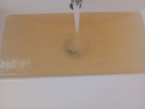 Água castanha nas torneiras da Nabância (c/ vídeo) agua 555115231479450 1849200093580605477 n