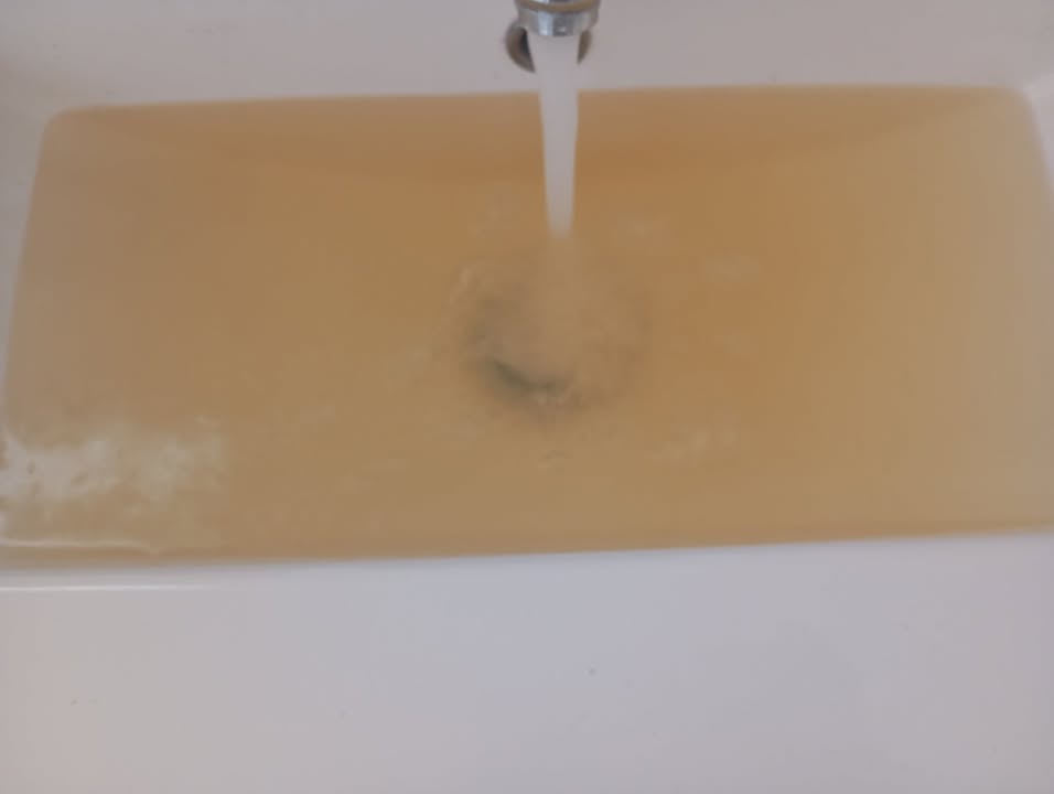Água castanha nas torneiras da Nabância (c/ vídeo) agua 555115231479450 1849200093580605477 n