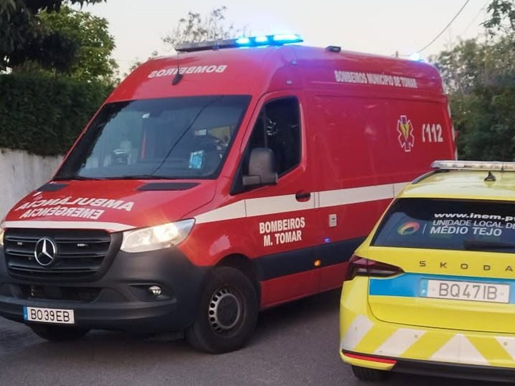 ambul bombeiros36458995761843 5460250489936161790 n