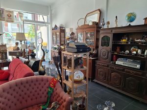 Abriu em Tomar um armazém de velharias (c/ vídeos) velharias 20260714 180756