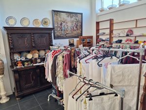 Abriu em Tomar um armazém de velharias (c/ vídeos) velharias 20260714 180803