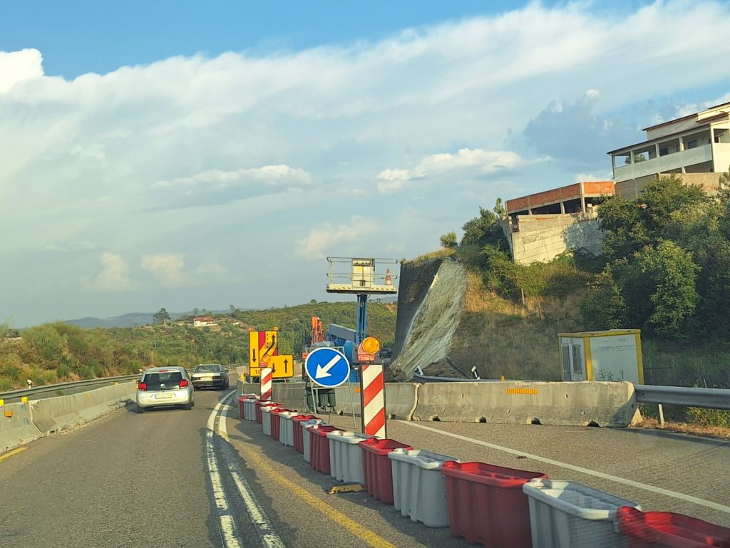 Já começaram as obras para regularização do trânsito no IC9 IC9 20260816 192025