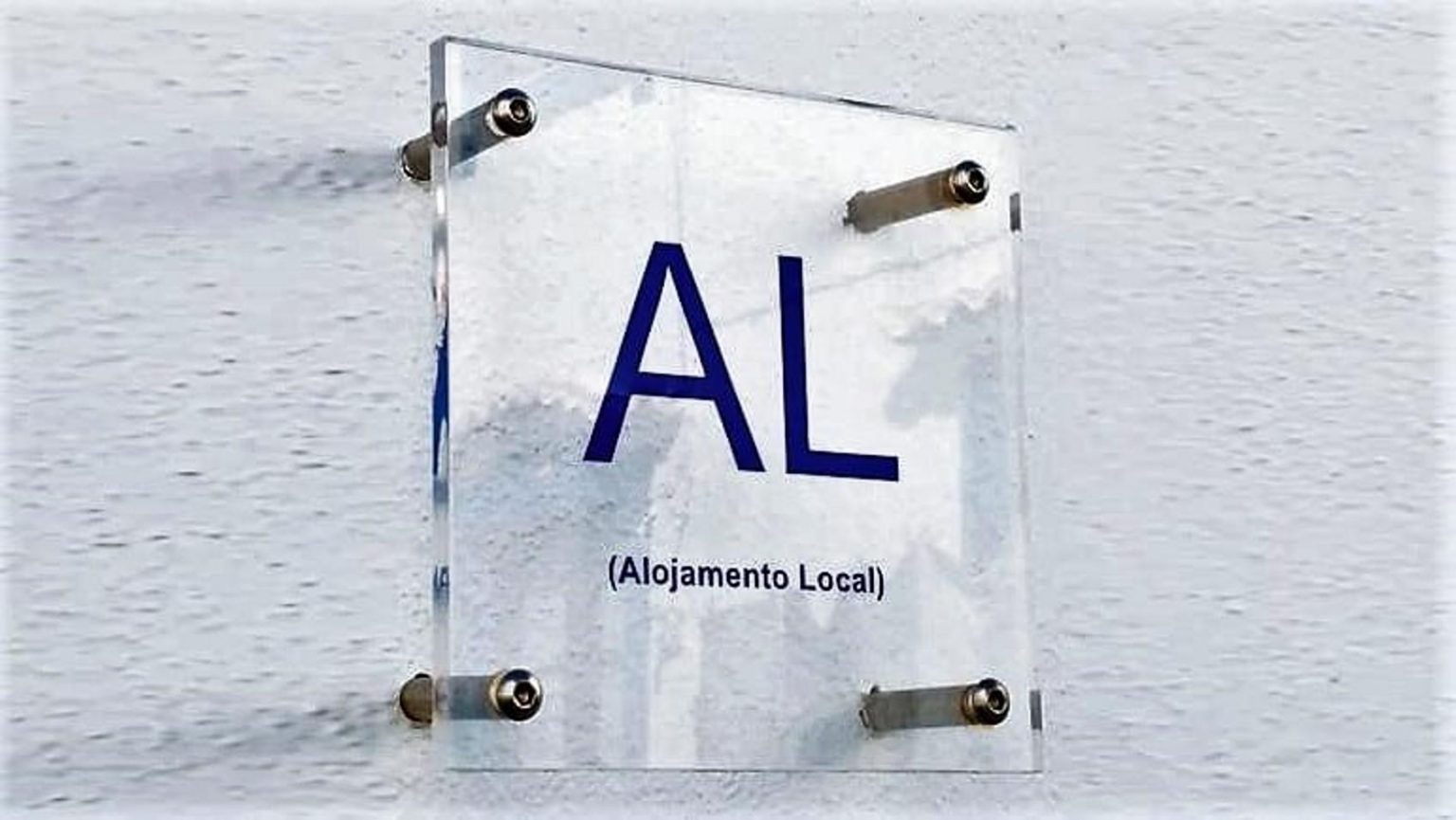 Como reduzir o trabalho manual no alojamento local em 2026 alojamento local AL