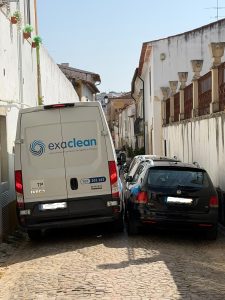 Condutor estaciona e bloqueia trânsito na av. Nuno Álvares Pereira estac IMG 20260818 WA0005
