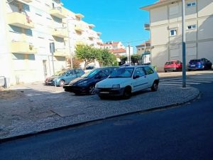 Mais situações de estacionamento ilegal em Tomar (c/ fotos) estac received 941628442294561