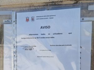 Sanitários perto da igreja de Santa Maria do Olival estão fechados. Junta promete reabrir wc 20260822 104634