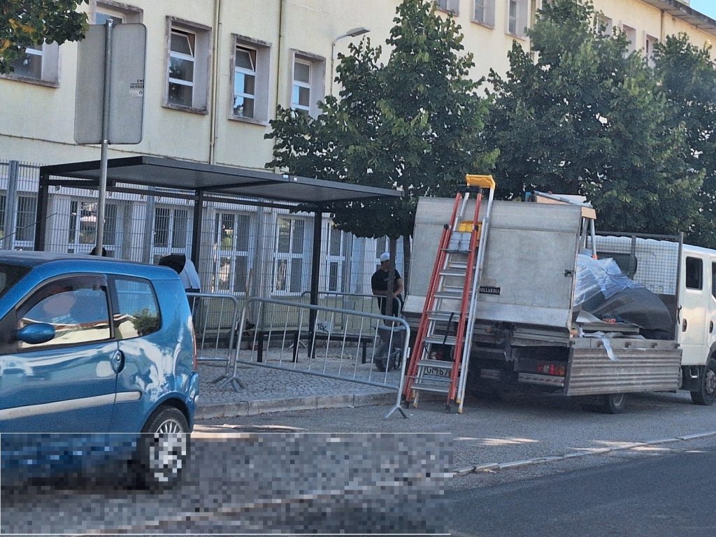 Abrigo de passageiros substituído mais de sete meses depois da tempestade abrigo 20260907 091210