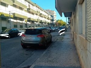 Estacionamento ilegal continua em Tomar (c/ fotos) estac 40574590369989 1713329845362080578 n
