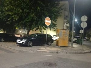 Estacionamento ilegal continua em Tomar (c/ fotos) estac 631453130 5712892376635977480 n