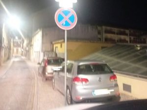 Estacionamento ilegal continua em Tomar (c/ fotos) estac 7520339599998 2382128142546276116 n